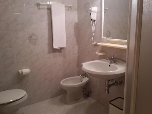 Hotel Mignon Понте ди Леньо Екстериор снимка